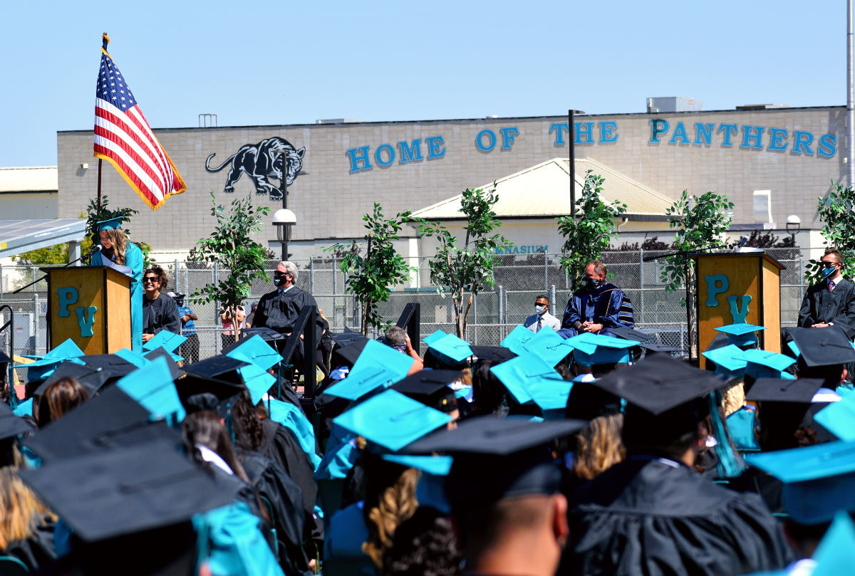 061121-smt-news-pv-high-graduation-002
